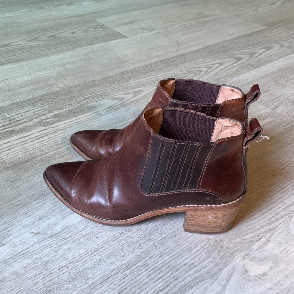 Madewell Leather Chelsea Boots